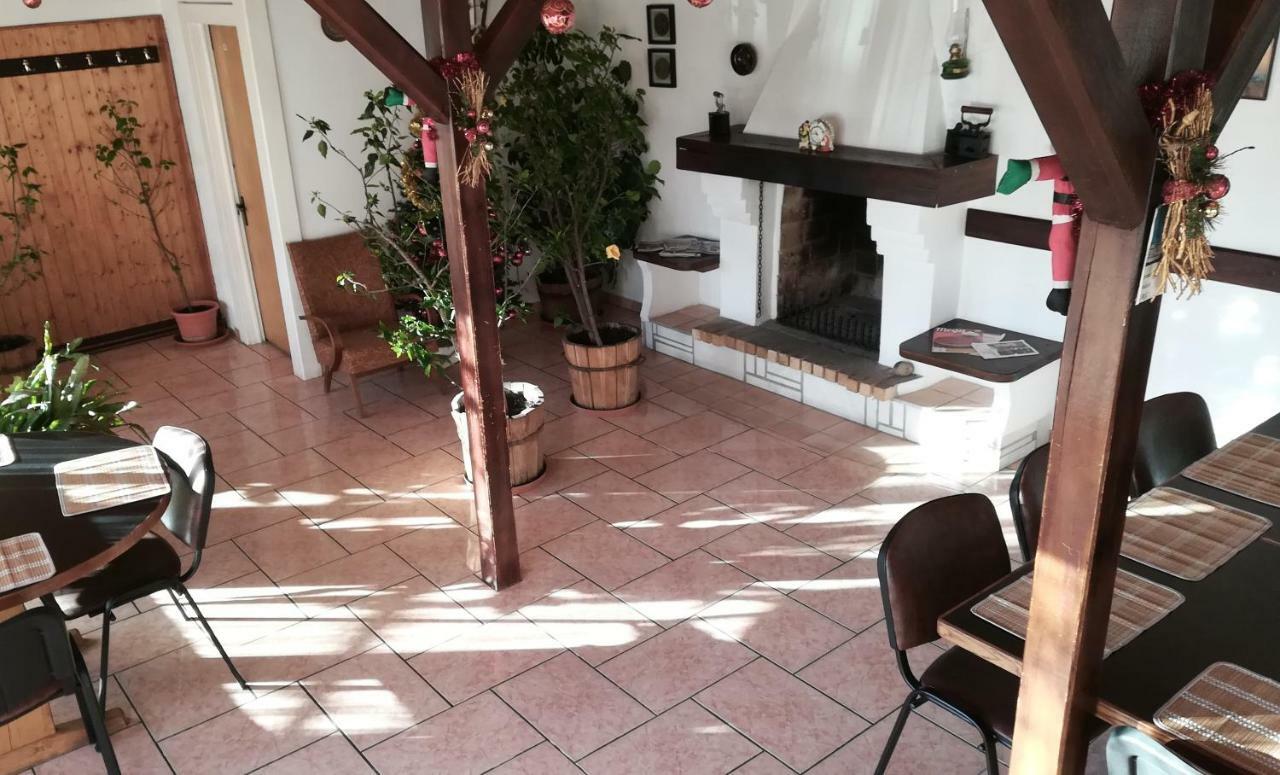 Pensiunea Amo Vălenii de Munte Esterno foto